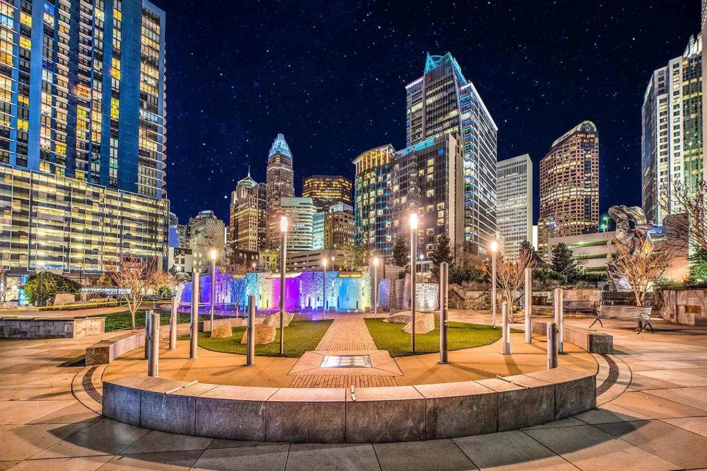 Spacious 2 Bedroom 2 Bathroom Apartment With Balcony In Uptown Charlotte! City Views & Free Parking! Exteriér fotografie