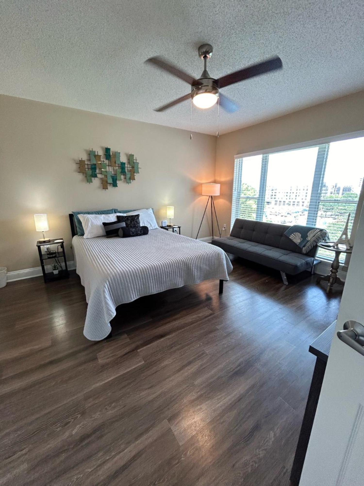 Spacious 2 Bedroom 2 Bathroom Apartment With Balcony In Uptown Charlotte! City Views & Free Parking! Exteriér fotografie